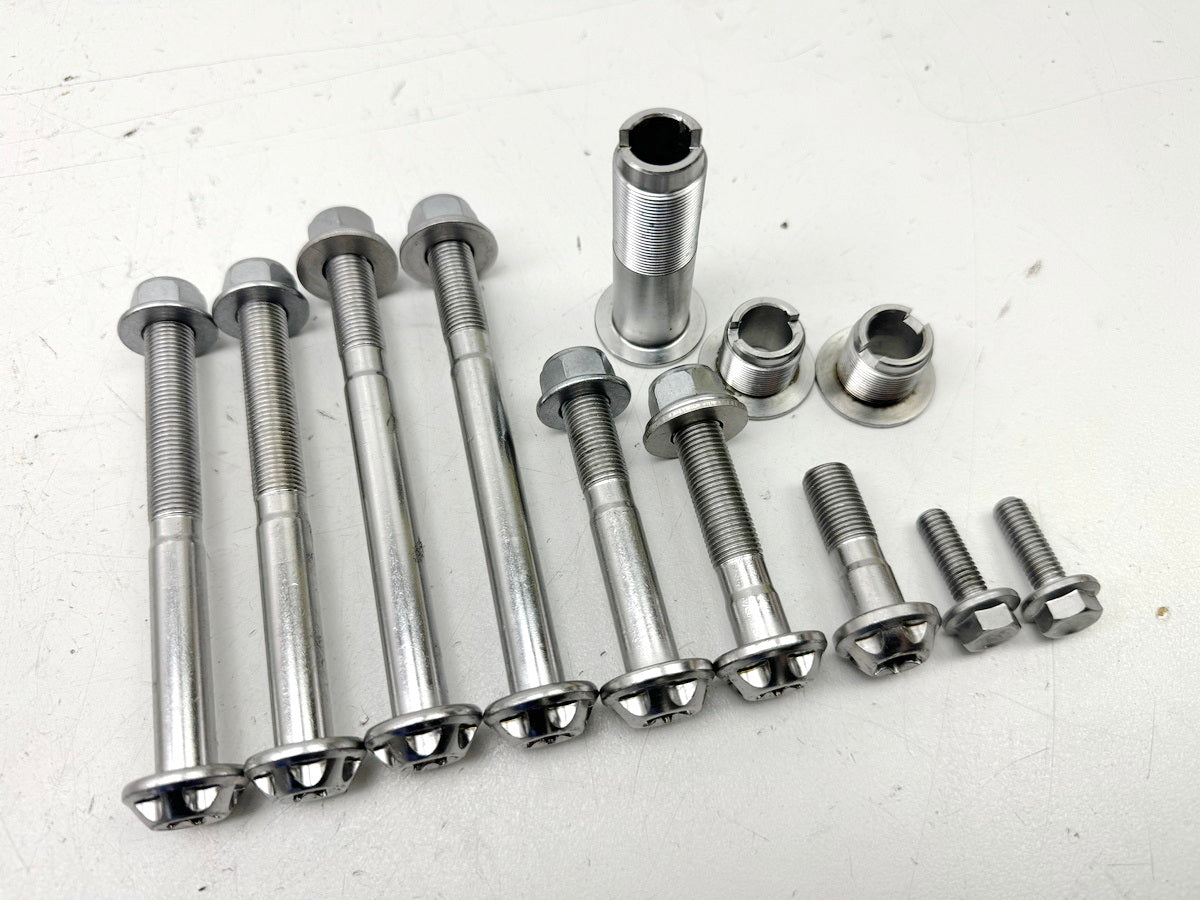 TRIUMPH SPEED TRIPLE 1050 R ABS NN01 Bracket Engine Screws Adjuster Nut