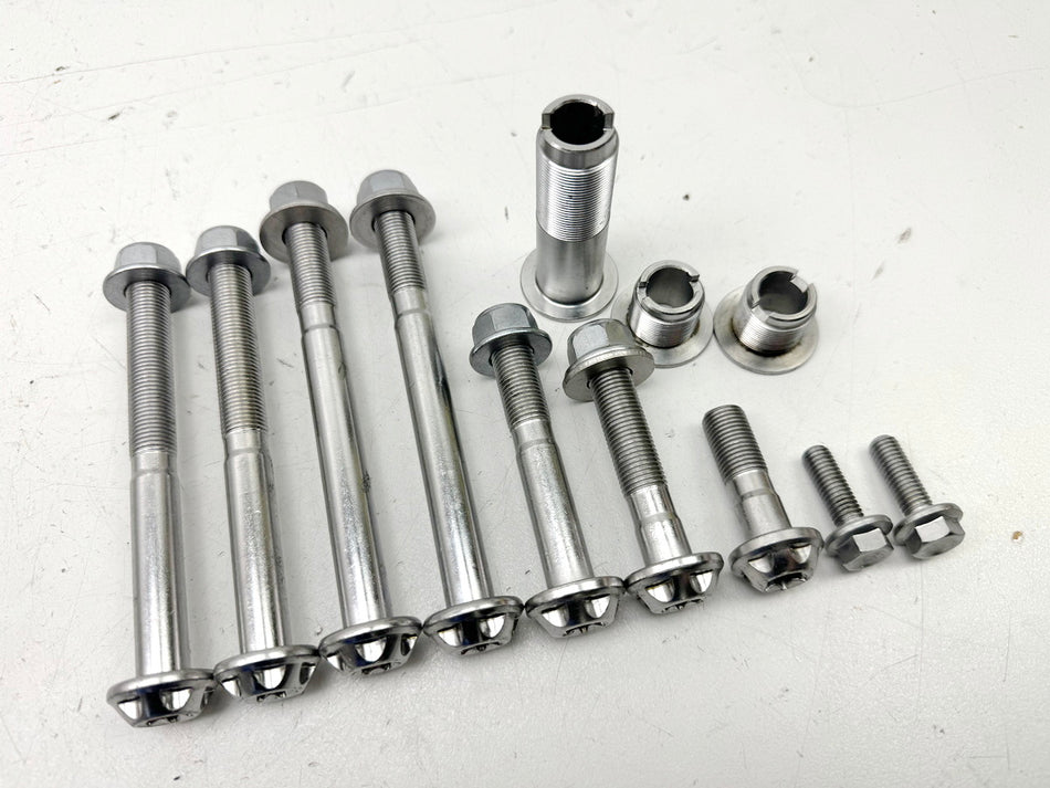 TRIUMPH SPEED TRIPLE 1050 R ABS NN01 Bracket Engine Screws Adjuster Nut