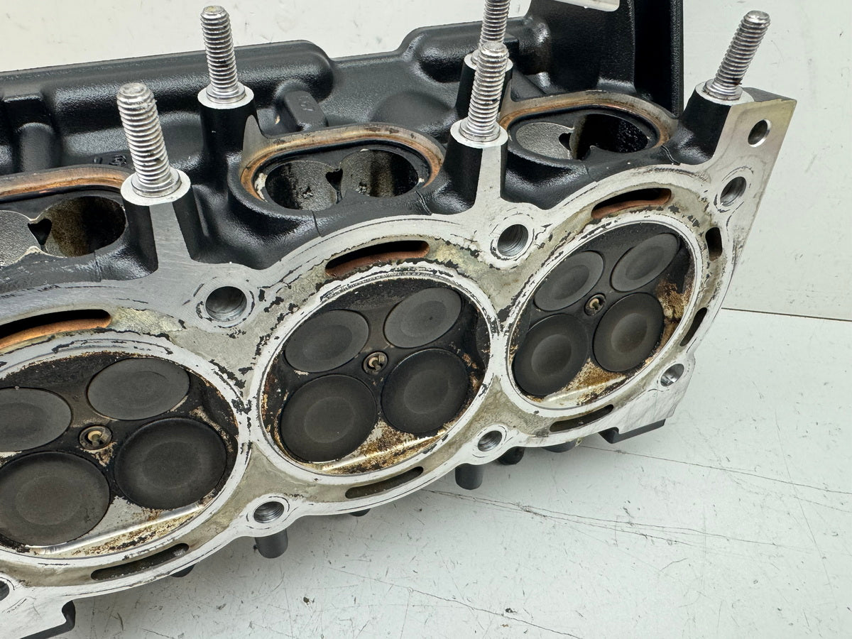 TRIUMPH SPEED TRIPLE 1050 R ABS NN01 Cylinder Head Bearing Block Valves for Engine