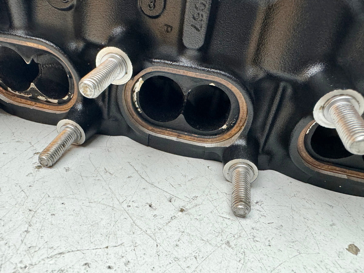 TRIUMPH SPEED TRIPLE 1050 R ABS NN01 Cylinder Head Bearing Block Valves for Engine