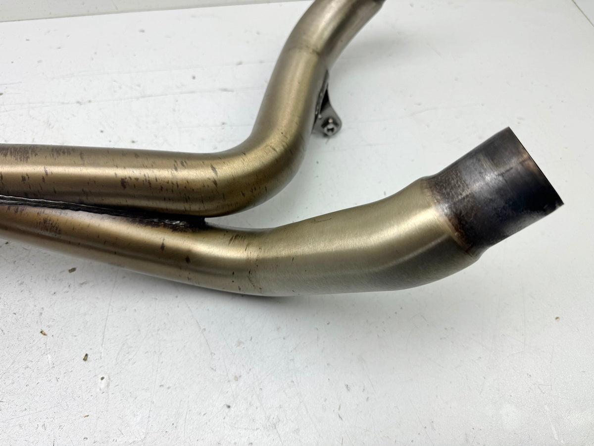 TRIUMPH SPEED TRIPLE 1050 R ABS NN01 Header Manifold Y for Exhaust Muffler