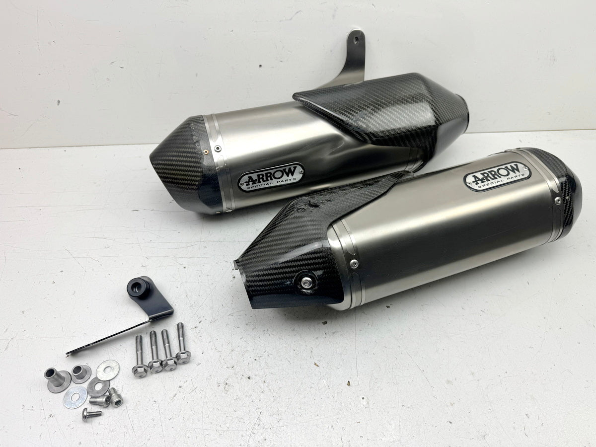 TRIUMPH SPEED TRIPLE 1050 R ABS NN01 Exhaust Arrow Silencer left right