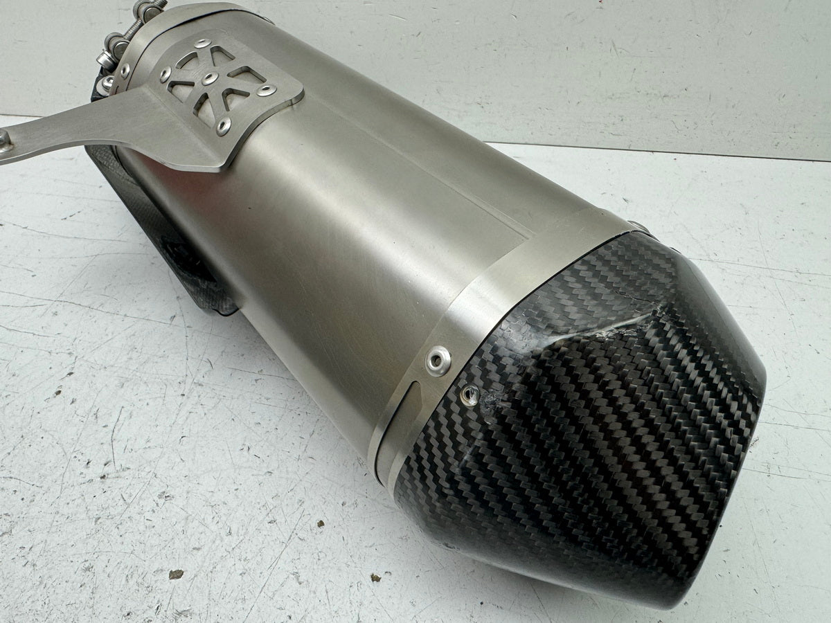 TRIUMPH SPEED TRIPLE 1050 R ABS NN01 Exhaust Arrow Silencer left right
