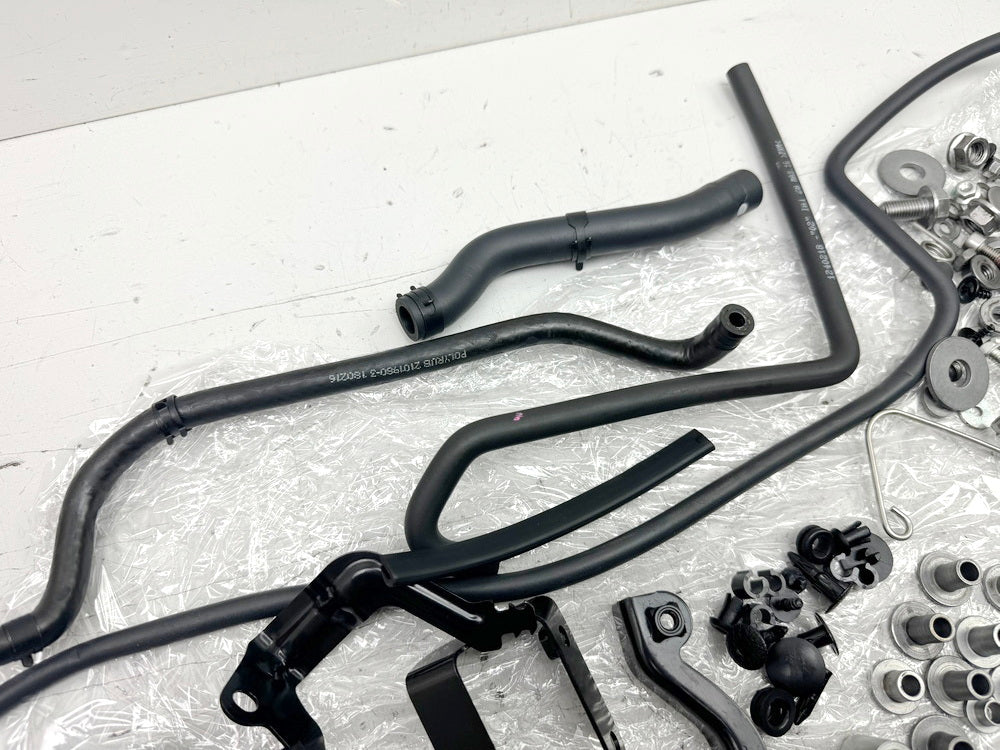 TRIUMPH SPEED TRIPLE 1050 R ABS NN01 Screws Nuts Small Parts for Frame