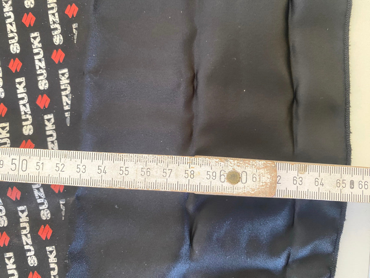 Suzuki Bufanda Pañuelo de cuello de moto satén original aprox. 65 cm x 68 cm - NUEVO