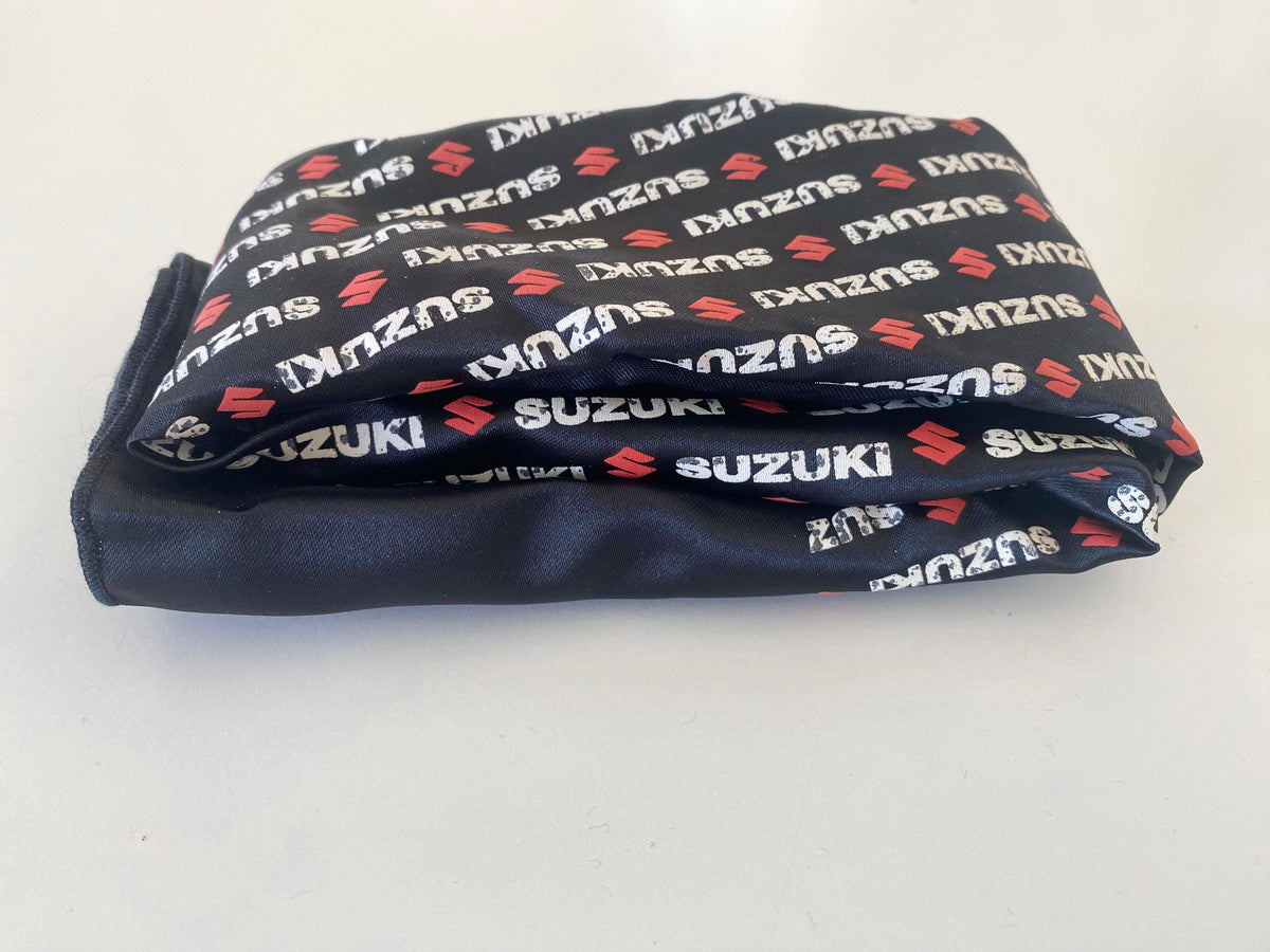 Suzuki Bufanda Pañuelo de cuello de moto satén original aprox. 65 cm x 68 cm - NUEVO