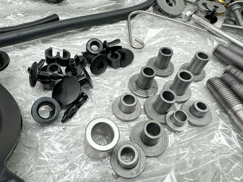 TRIUMPH SPEED TRIPLE 1050 R ABS NN01 Screws Nuts Small Parts for Frame
