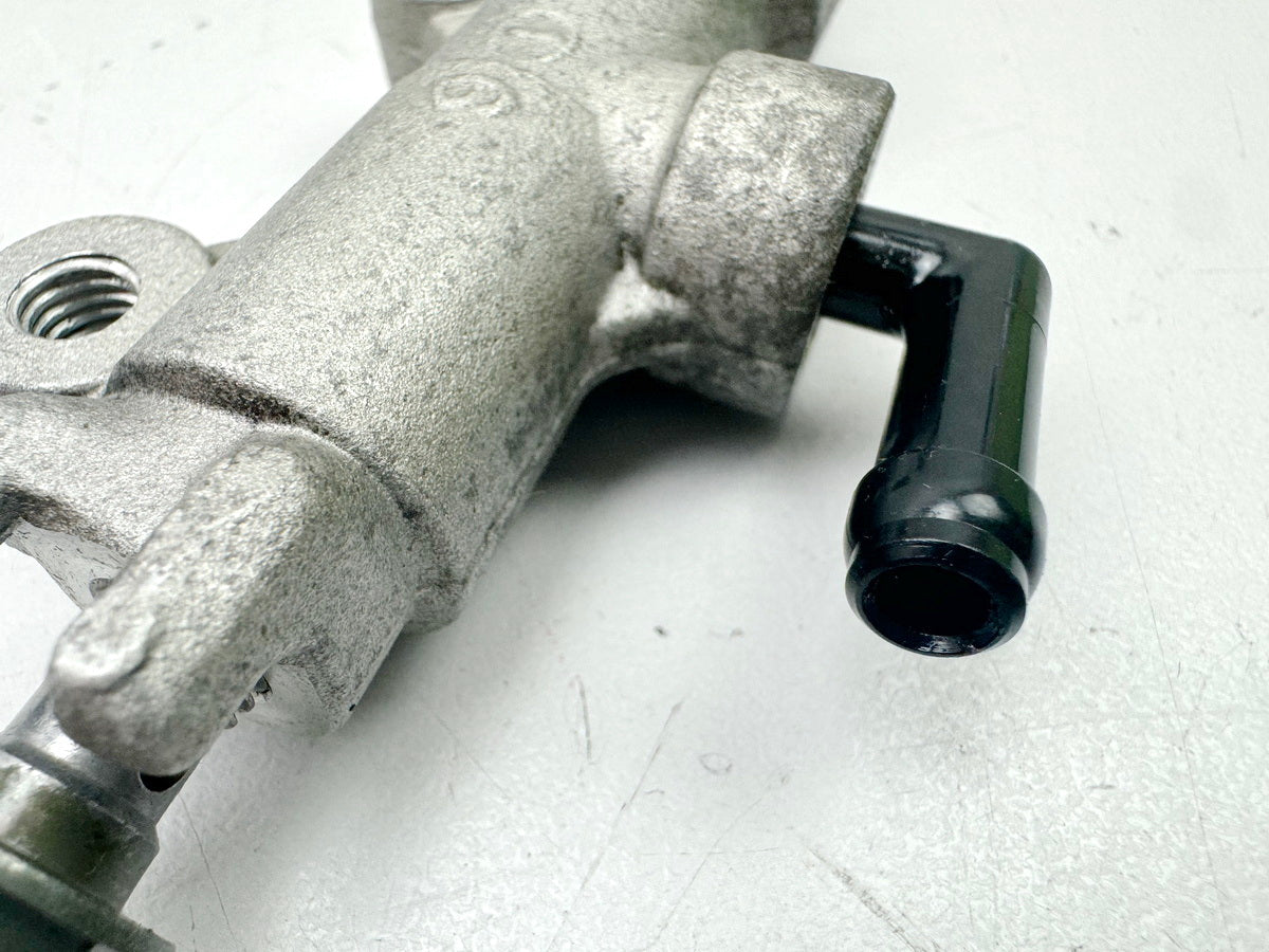 KAWASAKI ZX-10R ZXT00D Bremszylinder hinten Bremspumpe Fußbremszylinder 06-07