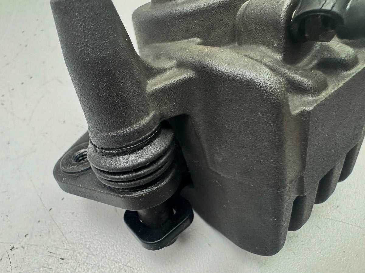 KAWASAKI ZX-10R ZXT00D Bremssattel hinten Tokico Bremskolben Bremszange 06-07