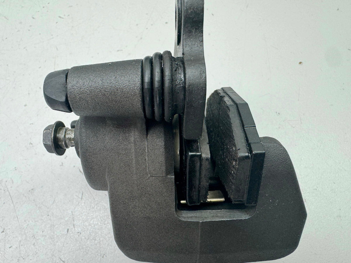 KAWASAKI ZX-10R ZXT00D Bremssattel hinten Tokico Bremskolben Bremszange 06-07