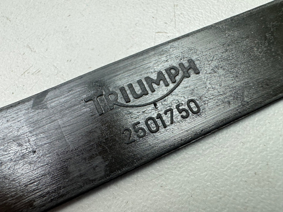 TRIUMPH SPEED TRIPLE 1050 R ABS NN01 Halterung Batterie Band Haltegummi