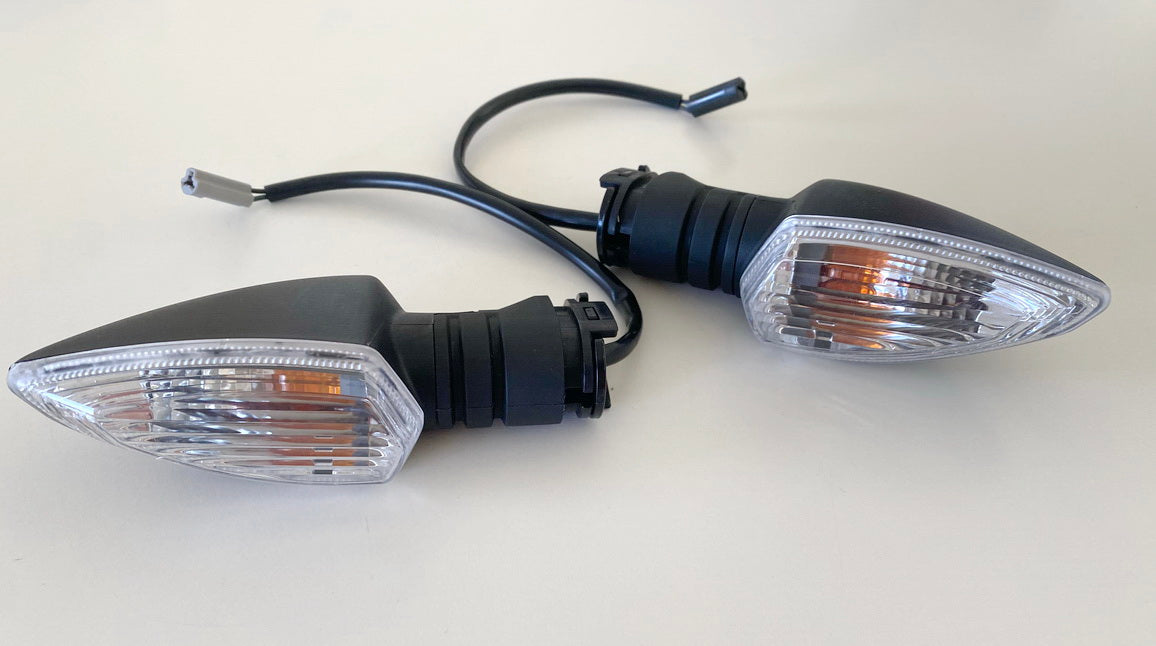YAMAHA MT125 original Blinker Turn Signal - Paar vorn links + rechts - NEU