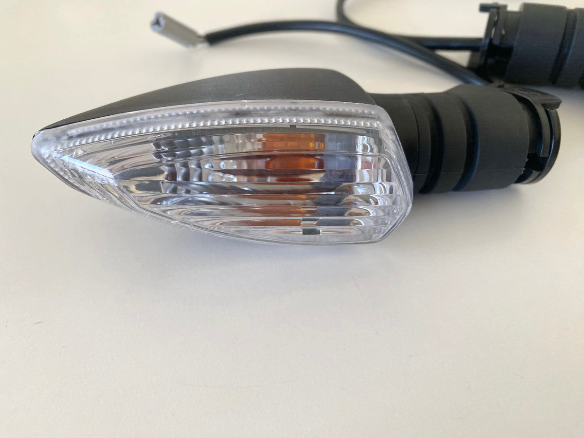 YAMAHA MT125 original Blinker Turn Signal - Paar vorn links + rechts - NEU