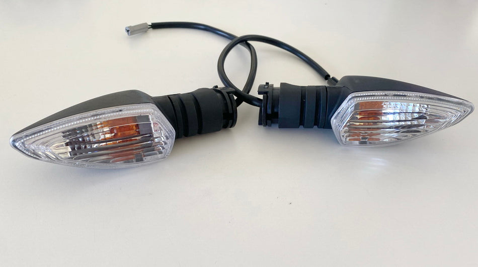 YAMAHA MT125 original Indicator Turn Signal - Pair front left + right - NEW