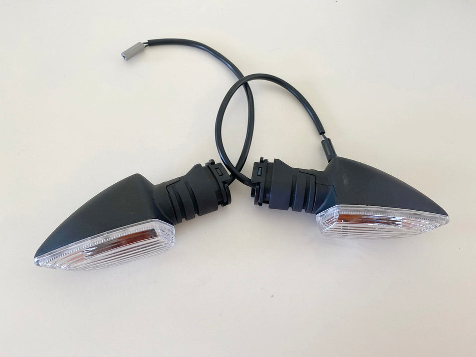 YAMAHA MT125 original Indicator Turn Signal - Pair front left + right - NEW