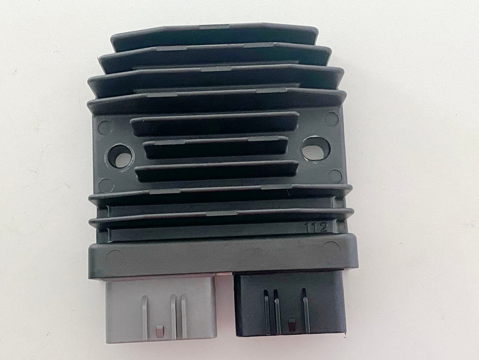 YAMAHA MTN 1000 MT-10 RN78 Voltage Regulator Rectifier Original