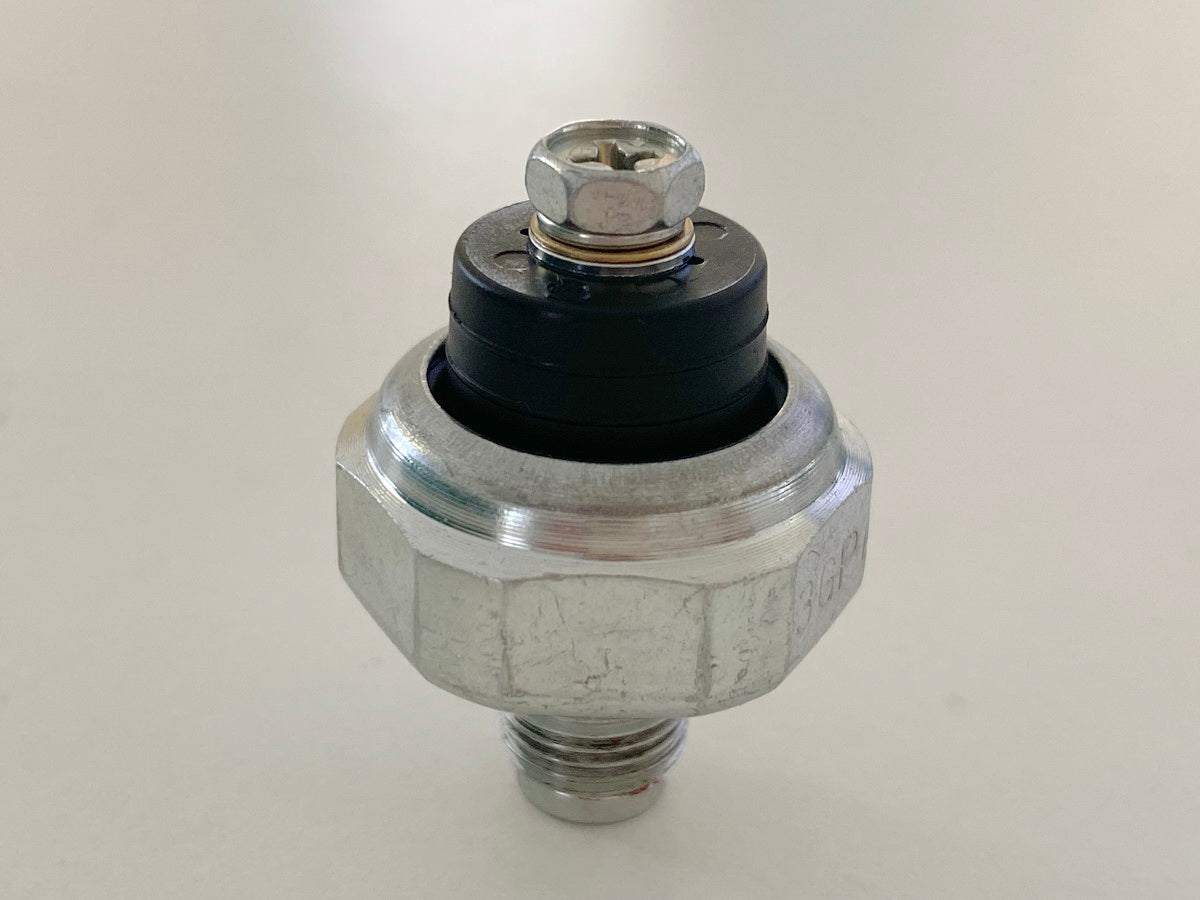 YAMAHA MTN 1000 MT10 RN78 Oil Pressure Switch original (for engine)