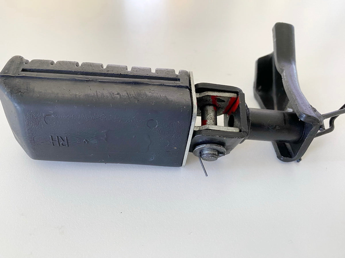 Daelim Otello SG 125 F Reposapiés derecho del pasajero Soporte de reposapiés