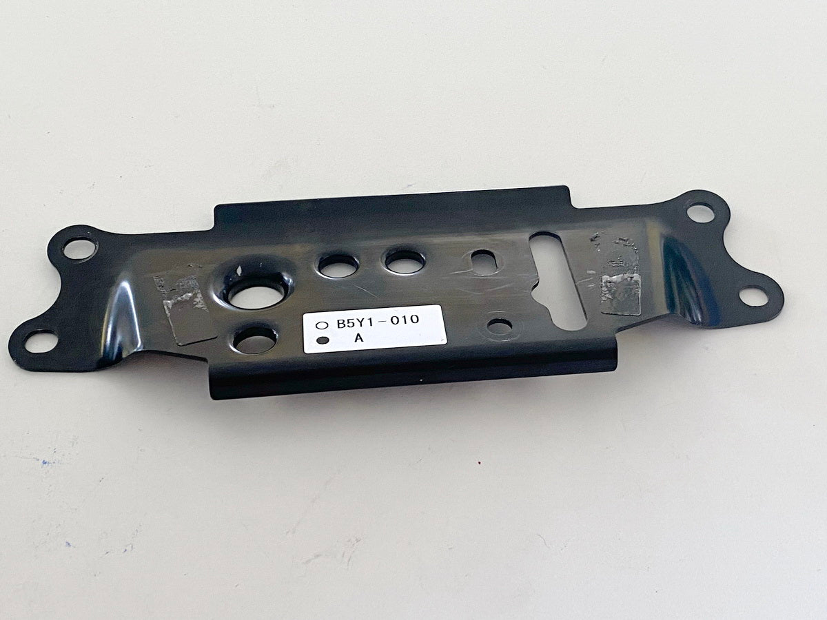 YAMAHA MTN 1000 MT10 RN78 Bracket Locking Seat Console Seat Hook