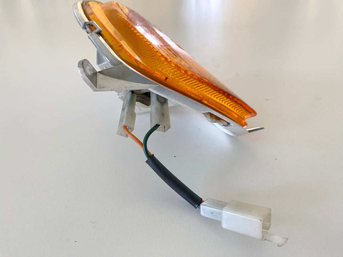 Daelim Otello SG 125 F Intermitente delantero izquierdo Luz intermitente