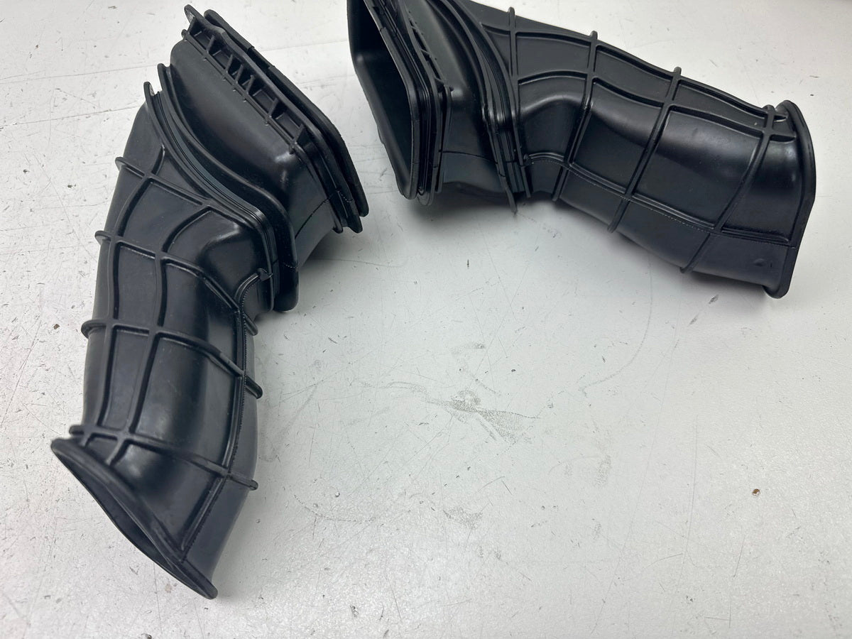 KAWASAKI ZX-10R ZXT00D Luftkanal links rechts Ansaugkanal Ram Air Gummi 06-07