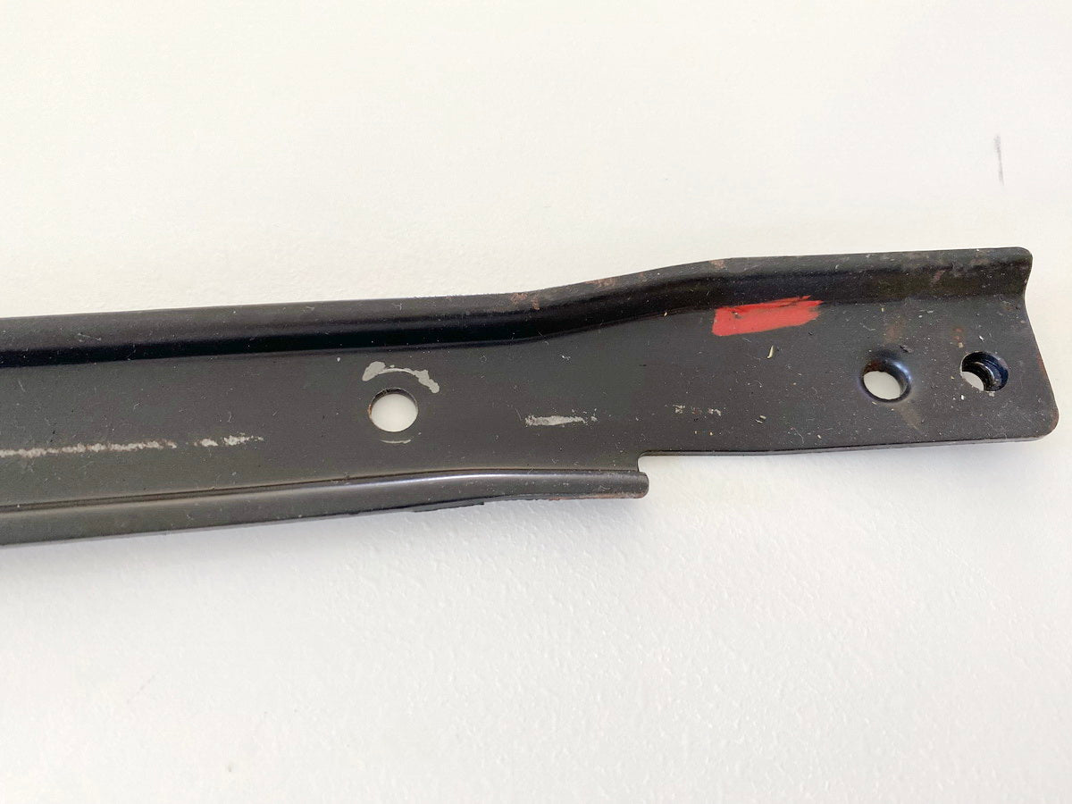 Daelim Otello SG 125 F Halterung Trittbrett rechts Strebe Träger