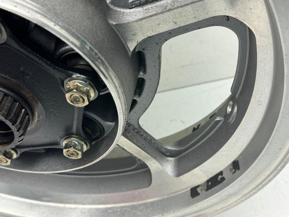 HONDA VT 1100 SC18 Shadow Llanta trasera Rueda trasera Wheel sin accidentes J 15 x 3.50