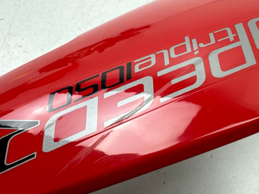 TRIUMPH SPEED TRIPLE 1050 R ABS NN01 Tapa de radiador derecha Cubierta lateral