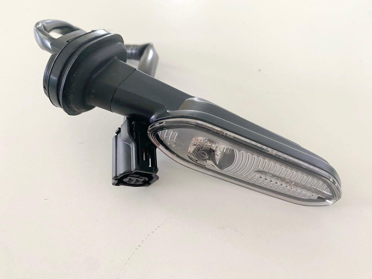 YAMAHA MTN 1000 MT10 RN78 Front Left LED Turn Signal Original