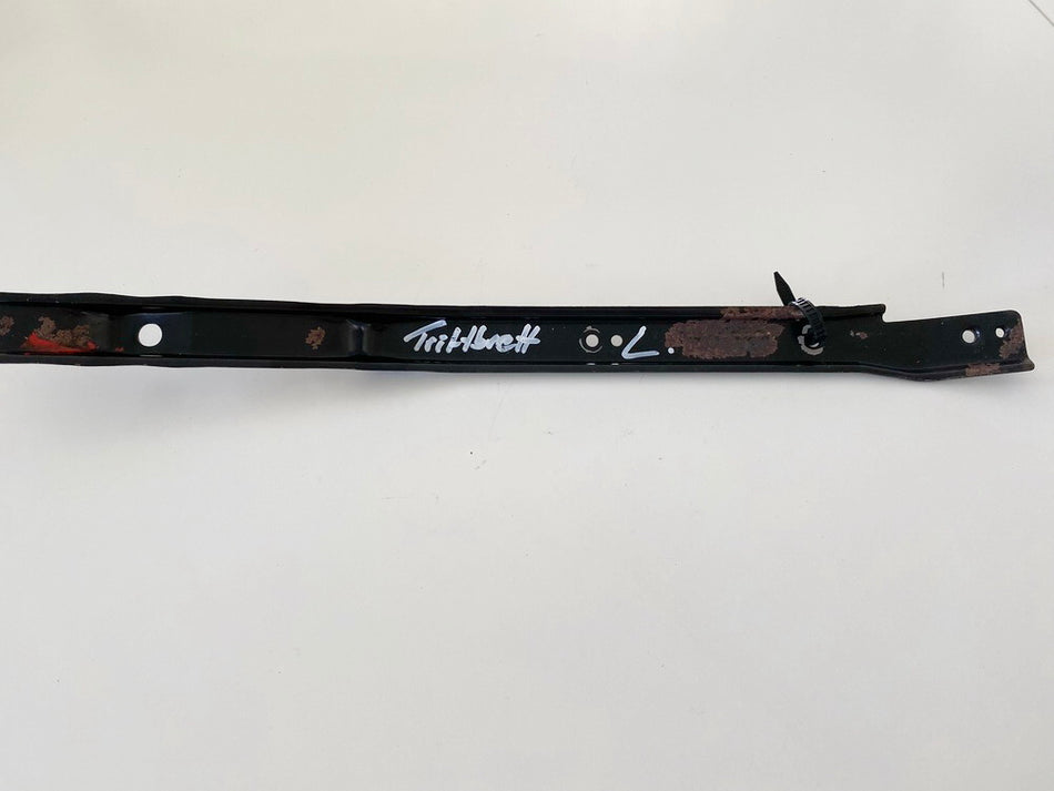 Daelim Otello SG 125 F Halterung Trittbrett links Strebe Träger