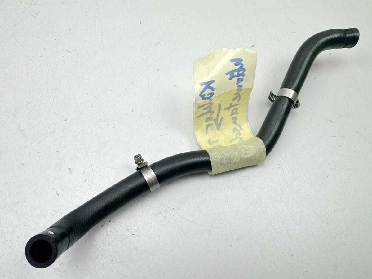 KAWASAKI ZX-10R ZXT00D Manguito de radiador derecho al refrigerador de aceite 06-07