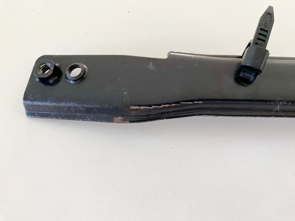 Daelim Otello SG 125 F Soporte estribera izquierda Tirante Viga