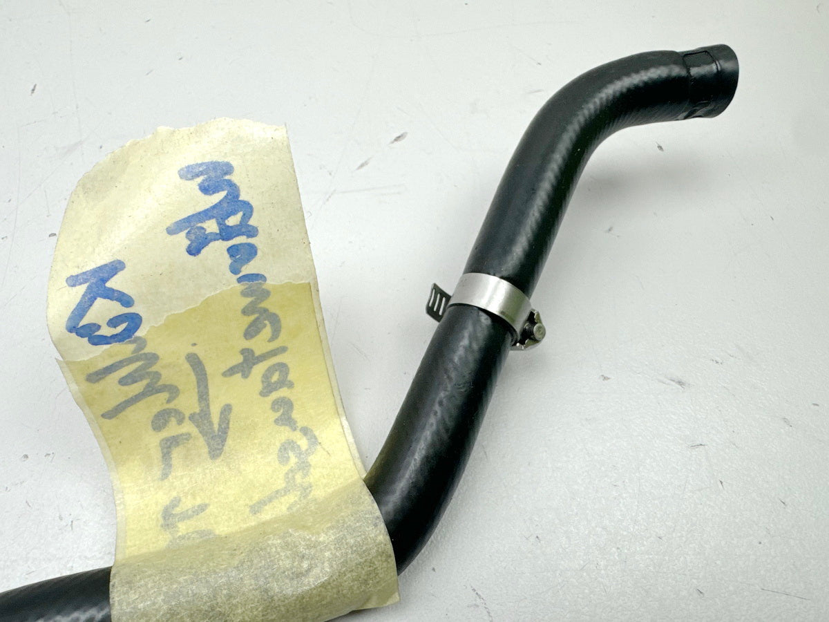 KAWASAKI ZX-10R ZXT00D Manguito de radiador derecho al refrigerador de aceite 06-07