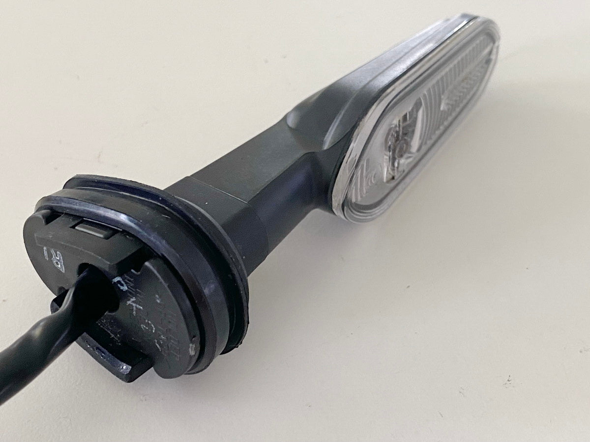YAMAHA MTN 1000 MT10 RN78 Front Left LED Turn Signal Original