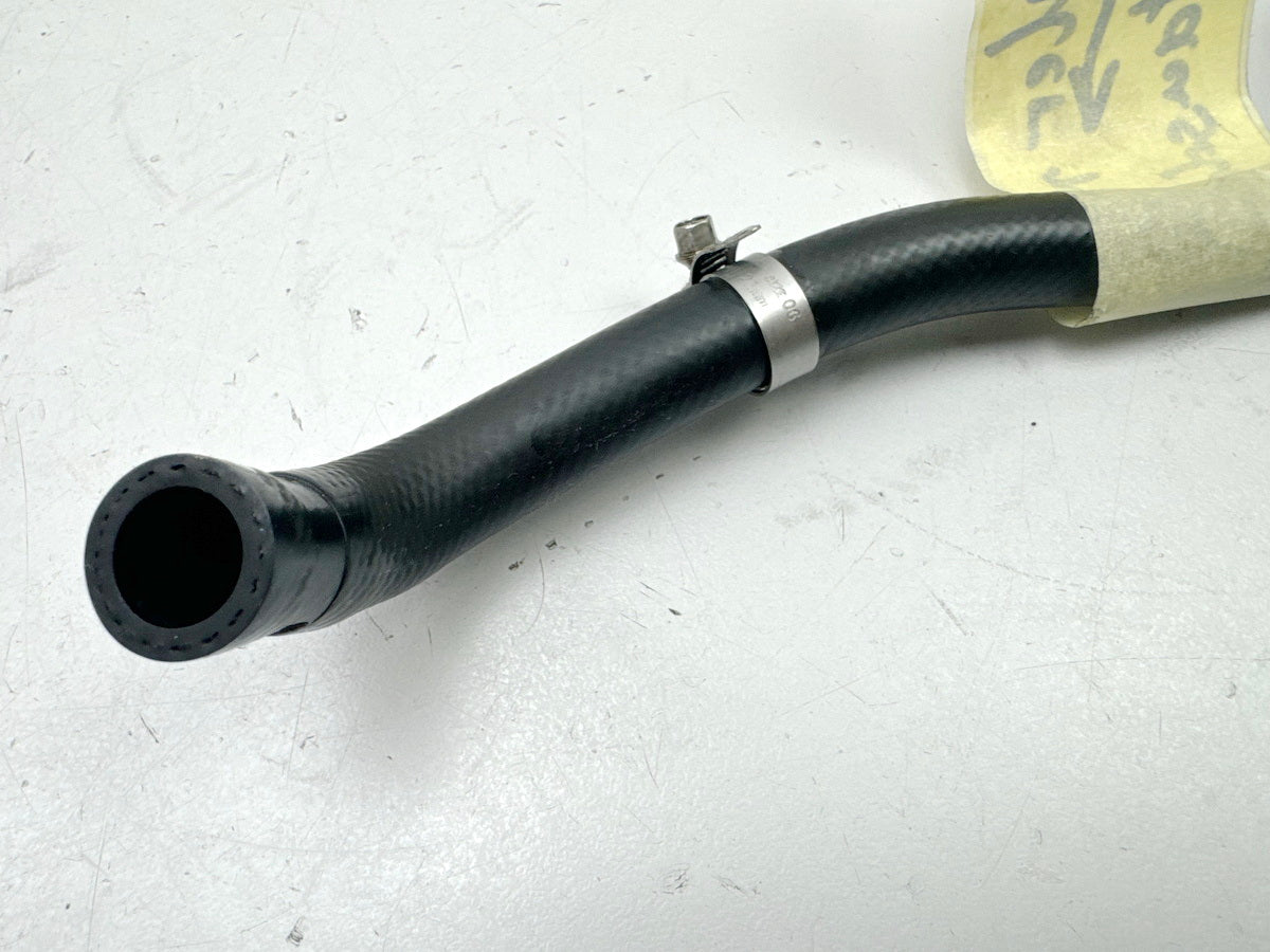 KAWASAKI ZX-10R ZXT00D Manguito de radiador derecho al refrigerador de aceite 06-07