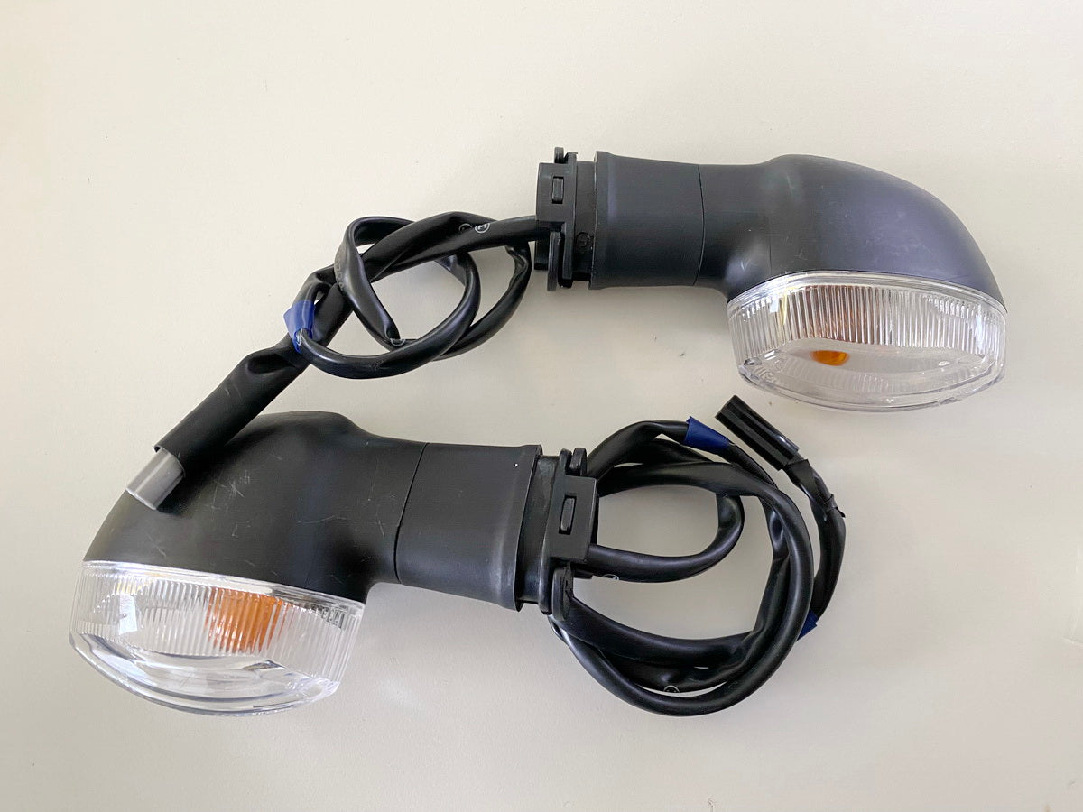 YAMAHA Tracer 700 original Blinker Turn Signal - Paar vorn links + rechts - NEU