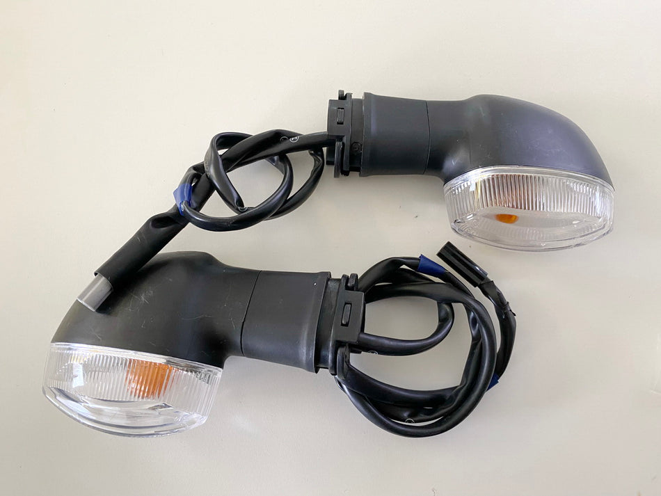 YAMAHA Tracer 700 Original Indicator Turn Signal - Pair Front Left + Right - NEW