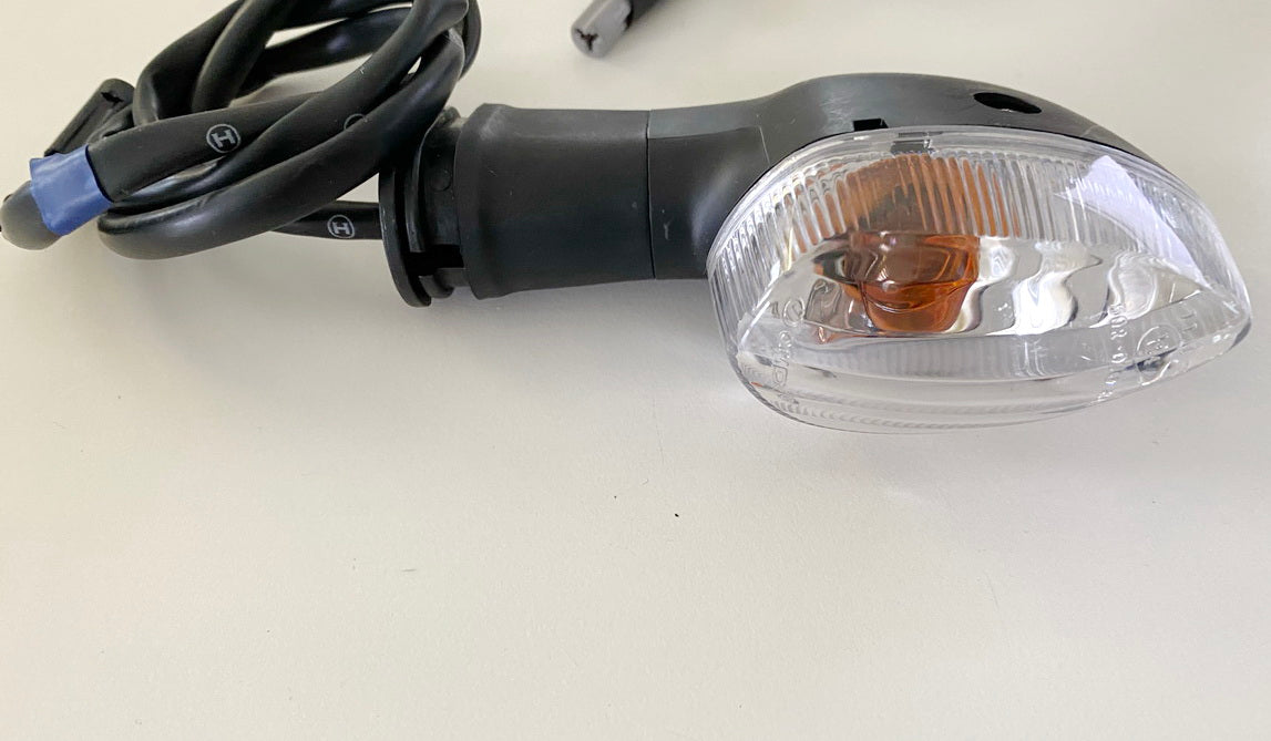 YAMAHA Tracer 700 original Blinker Turn Signal - Paar vorn links + rechts - NEU