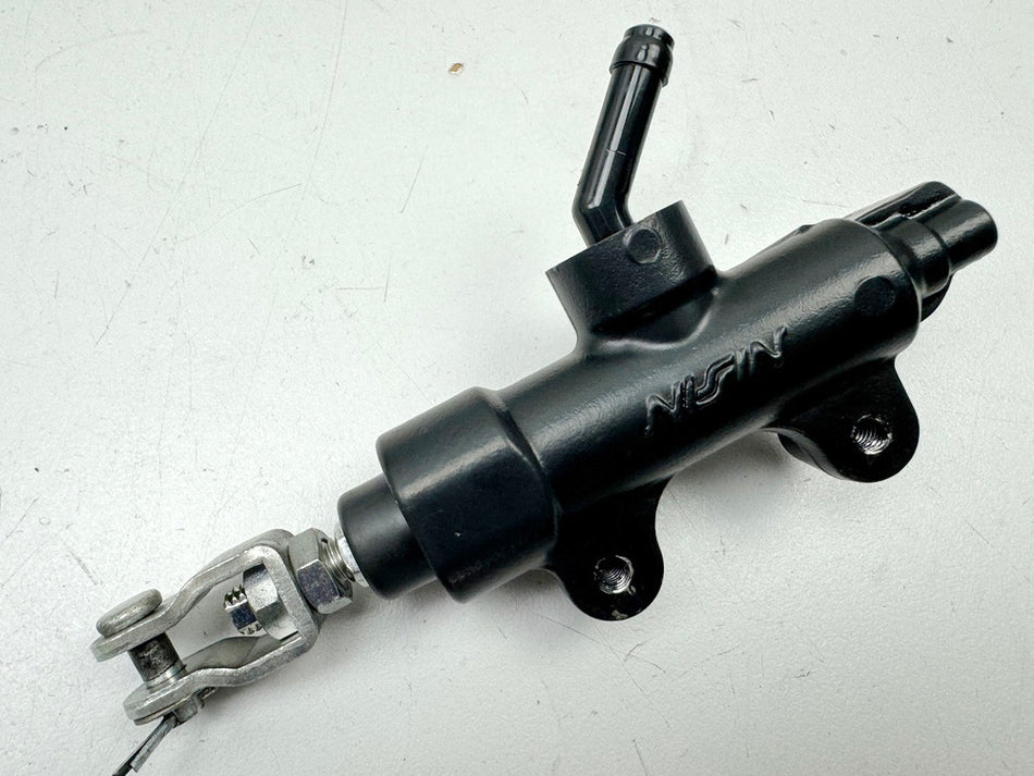 SUZUKI VLR 1800 T WVCT C 1800 R Rear Brake Cylinder Brake Master Cylinder Foot Brake Cylinder