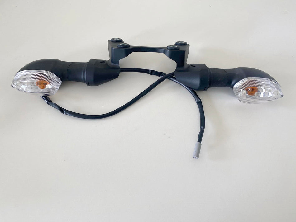 YAMAHA MT09 original Rear Indicators Left + Right incl. Bracket Strut - NEW