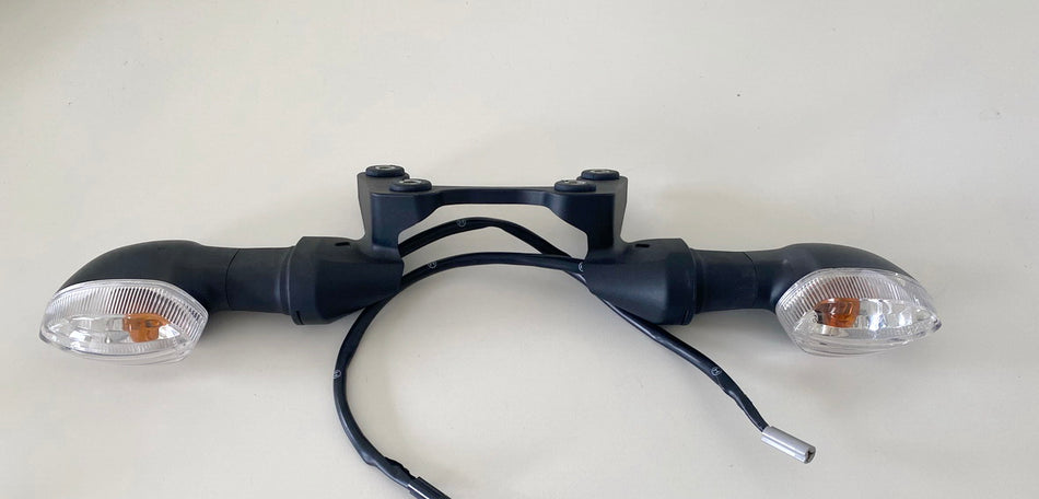 YAMAHA MT09 Original Rear Turn Signals Left + Right Incl. Bracket Strut - NEW