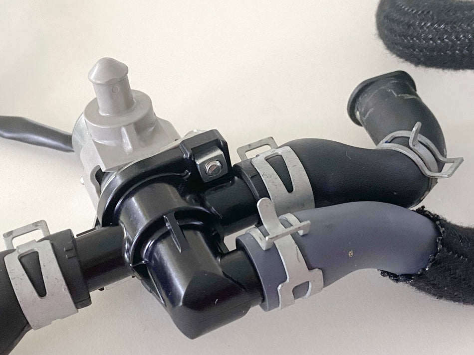 YAMAHA MTN 1000 MT10 RN78 Secondary Air Valve Engine Vent Hose