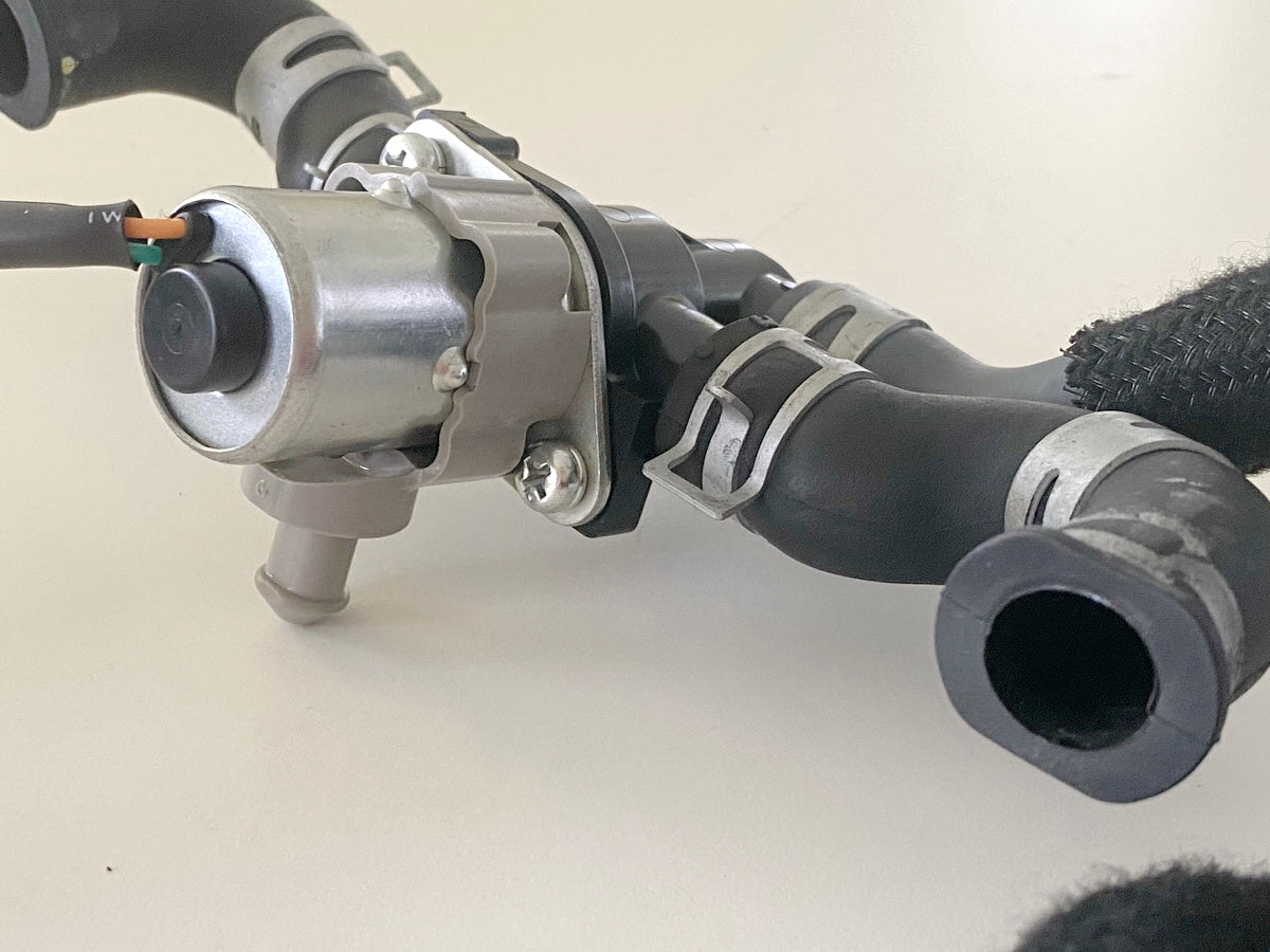 YAMAHA MTN 1000 MT10 RN78 Secondary Air Valve Engine Vent Hose