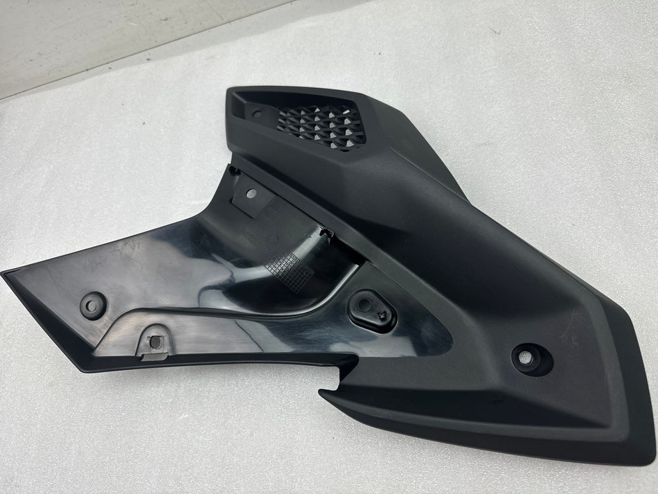 BMW G 310 GS Revestimiento lateral izquierdo delantero, cubierta del conducto de aire, tapa embellecedora