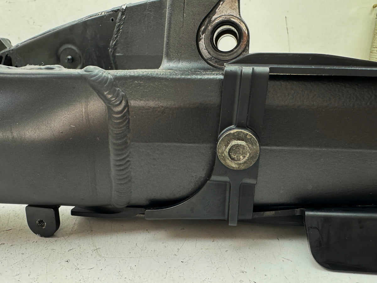 KAWASAKI ZX-10R ZXT00D Schwinge Hinterradschwinge für Rahmen Felge 06-07