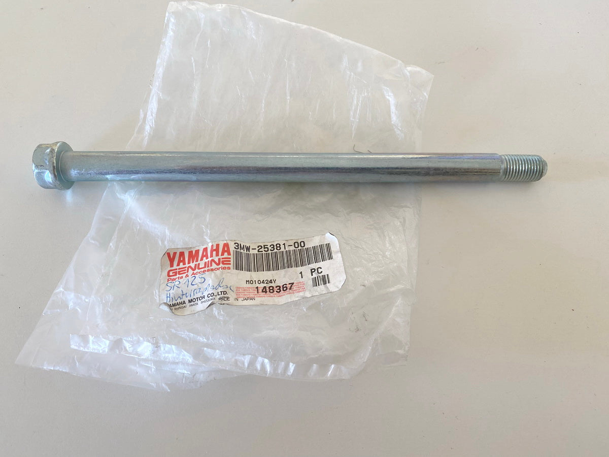 YAMAHA SR125 original Rear Wheel Axle Spindle - NEW