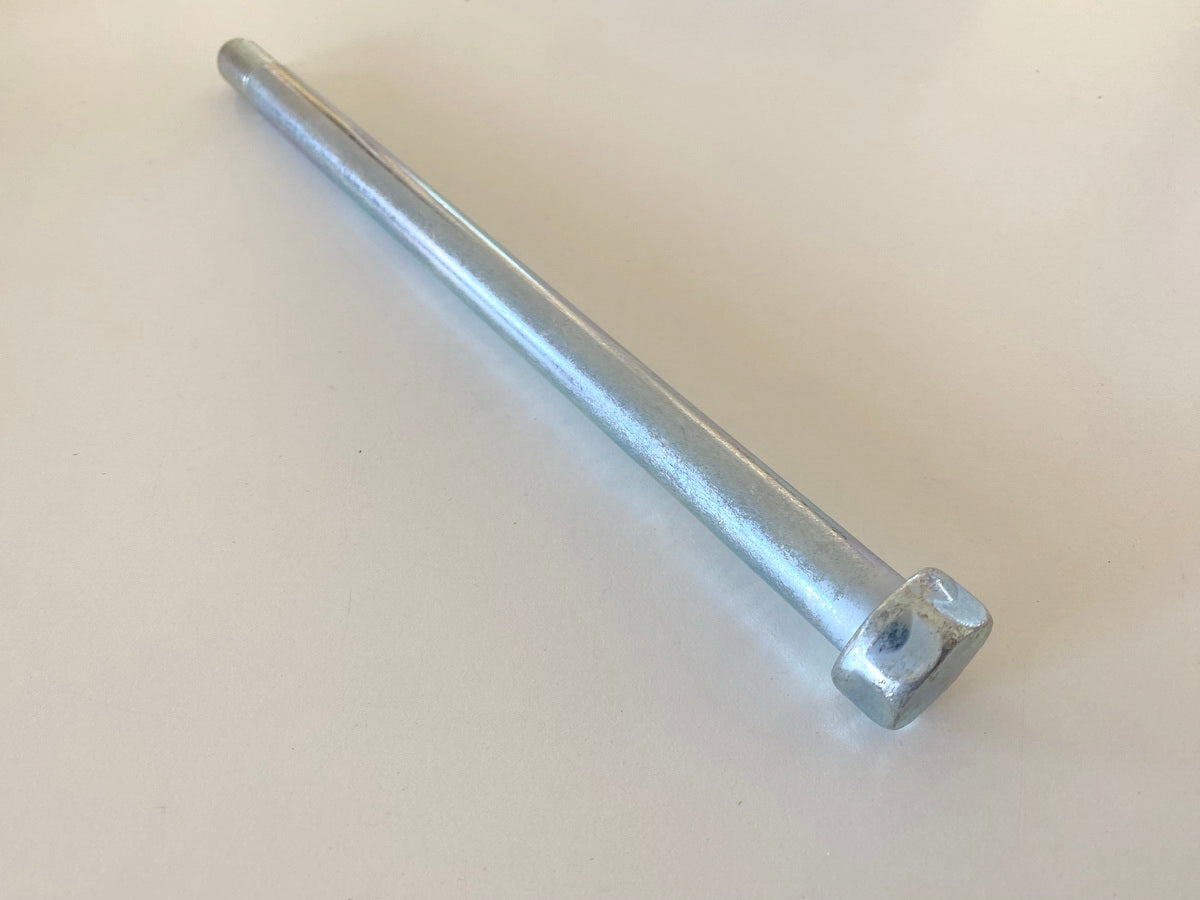 YAMAHA SR125 original Rear Wheel Axle Spindle - NEW