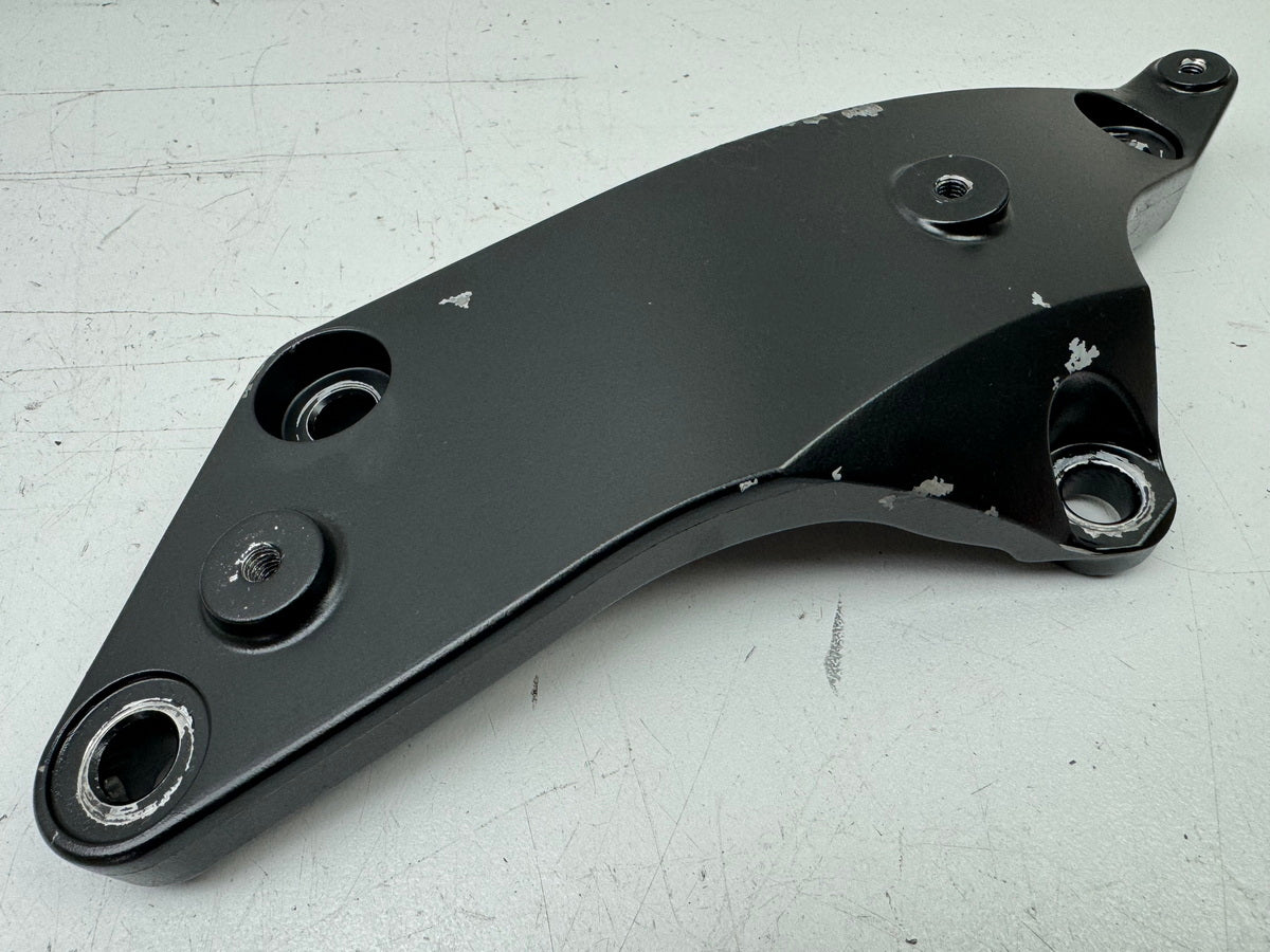 KAWASAKI ZX10R ZXT00D Motorhalter Halterung Motor Achse Abstandshalter 06-07