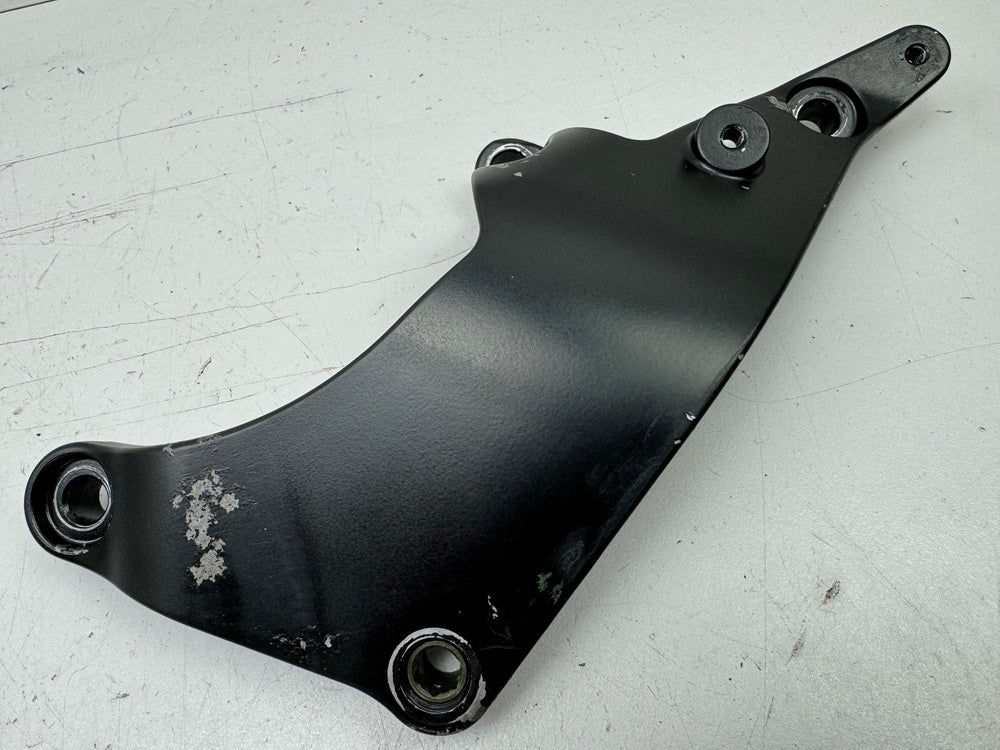 KAWASAKI ZX10R ZXT00D Motorhalter Halterung Motor Achse Abstandshalter 06-07
