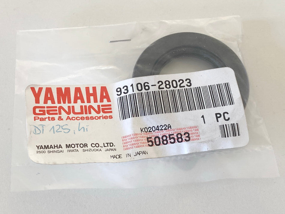YAMAHA DT SR TT WR XVS XVZ original oil seal rear - NEW